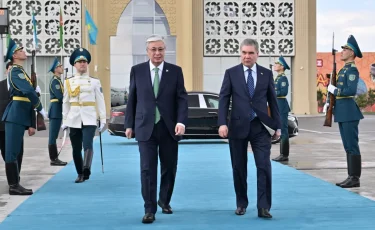 Президент Казахстана проводил Гурбангулы Бердымухамедова