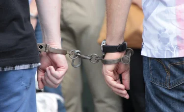 Алматыда полиция атын жамылып, алаяқтық жасағандар ұсталды