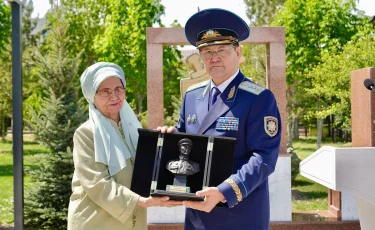 Жамбыл облысында Бауыржан Момышұлының құрметіне ескерткіш тақта ашылды