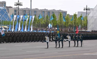 Әскери парадты көруге келген астаналықтар санында есеп болмады