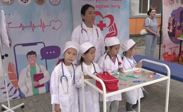 Жұмысшы мамандықтары жылы: жазғы лагерде шеберлік сабағы өтіп жатыр
