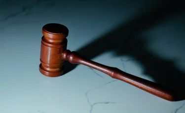 В Актау осудили мужчину за нападение на кассира в магазине