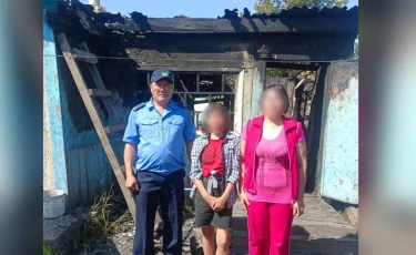 В СКО сотрудник службы пробации спас семью от пожара