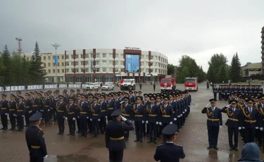 Будущие спасатели Казахстана получили офицерские погоны