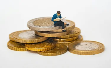 Курс доллара и евро в обменниках Алматы 8 июня 2025