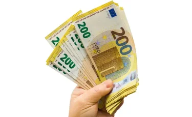 Курс евро и доллара в обменниках Астаны и Алматы 15 июля 2025