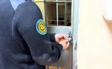 Құшақтап, өзімен бірге жүруге үгіттеген: Құлсарыда балаларға тиіскен ер адам ұсталды