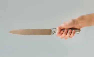 Ложное обвинение: житель Кокшетау обвинил подругу в нанесении ножевых ранений