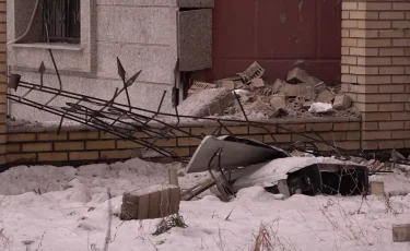 Астанада үстіне кондиционер құлаған фельдшердің жағдайы әлі де өте ауыр