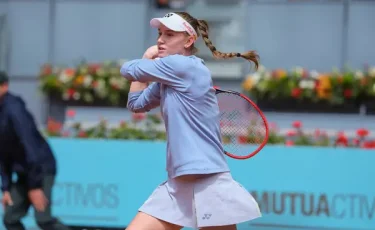 Елена Рыбакина стала третьей ракеткой мира