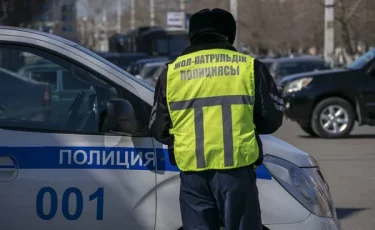 Сначала на колесах, потом на ногах: пьяный водитель пытался убежать от полиции (видео)