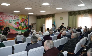 Социальные работники в ВКО поддержали проект новой Конституции