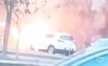 В Актау загорелся автомобиль на проезжей части