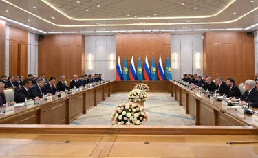 Қазақстан мен Ресей президенттері келіссөздерді кеңейтілген құрамда жалғастырды