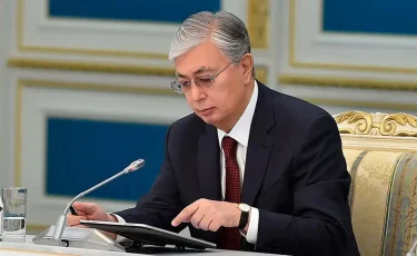 Президент подписал указ о внедрении ИИ в систему среднего образования