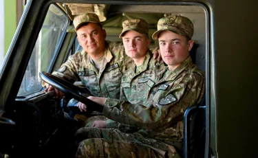 Из одного дома — в один строй: трое родных братьев служат в одной воинской части