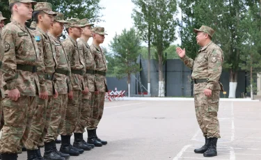 Погондағы әкелер: ұландықтар балаларын қалай тәрбиелейді