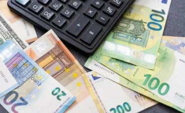 Курс валют в обменниках Алматы и Астаны 7 июня