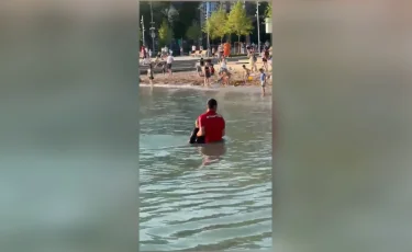 Алматылық құтқарушылар  суға батып бара жатқан әйелді аман алып қалды