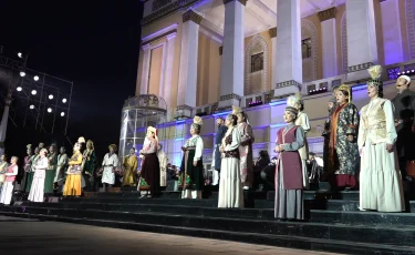 Опера түні: ашық аспан астындағы жанды дауыс көрерменді тәнті етті