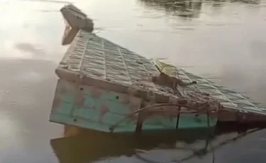 Павлодар облысында понтонды көпір тағы да су астында қалды