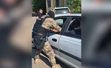 Ақтөбеде ер адамды қорқытып, несие алуға мәжбүрлеген күдіктілер ұсталды